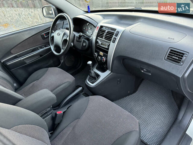 Бежевий Хендай Туксон, об'ємом двигуна 2 л та пробігом 256 тис. км за 8700 $, фото 17 на Automoto.ua