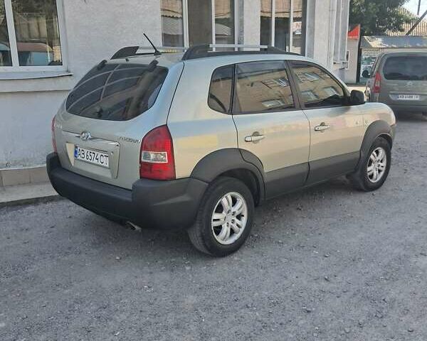 Бежевий Хендай Туксон, об'ємом двигуна 1.98 л та пробігом 202 тис. км за 7300 $, фото 8 на Automoto.ua