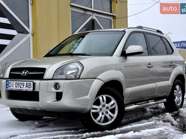 Бежевый Хендай Туксон, объемом двигателя 1.98 л и пробегом 257 тыс. км за 6500 $, фото 31 на Automoto.ua