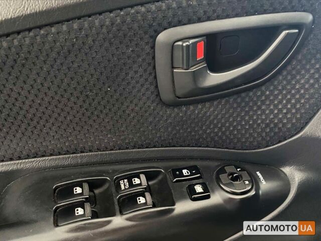 Бежевий Хендай Туксон, об'ємом двигуна 2 л та пробігом 270 тис. км за 7700 $, фото 11 на Automoto.ua