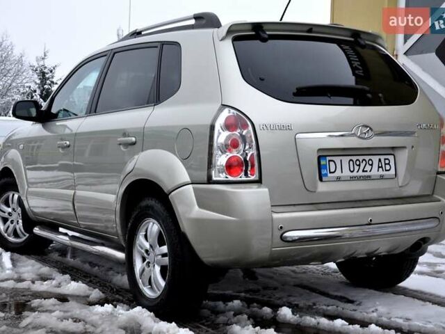 Бежевый Хендай Туксон, объемом двигателя 1.98 л и пробегом 257 тыс. км за 6500 $, фото 33 на Automoto.ua