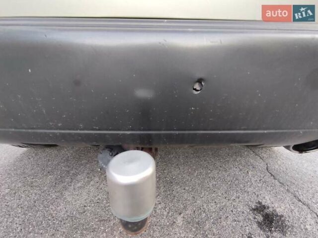 Бежевый Хендай Туксон, объемом двигателя 1.98 л и пробегом 264 тыс. км за 7500 $, фото 11 на Automoto.ua