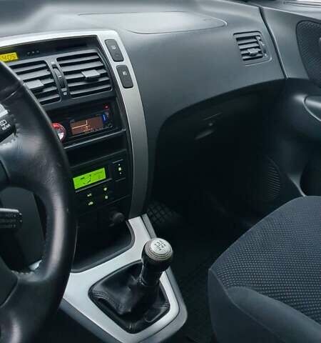 Бежевый Хендай Туксон, объемом двигателя 2 л и пробегом 254 тыс. км за 7700 $, фото 45 на Automoto.ua