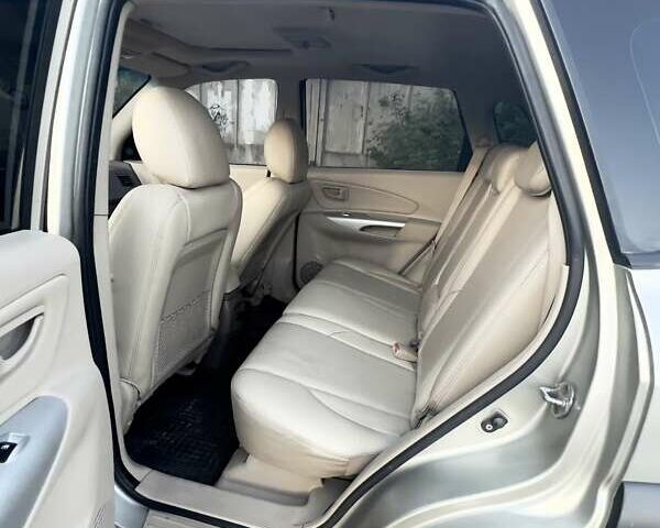 Бежевый Хендай Туксон, объемом двигателя 1.98 л и пробегом 158 тыс. км за 8500 $, фото 9 на Automoto.ua