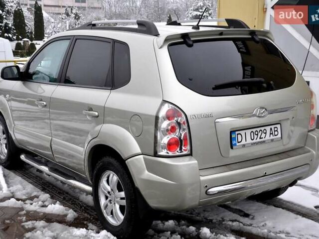 Бежевый Хендай Туксон, объемом двигателя 1.98 л и пробегом 257 тыс. км за 6500 $, фото 11 на Automoto.ua