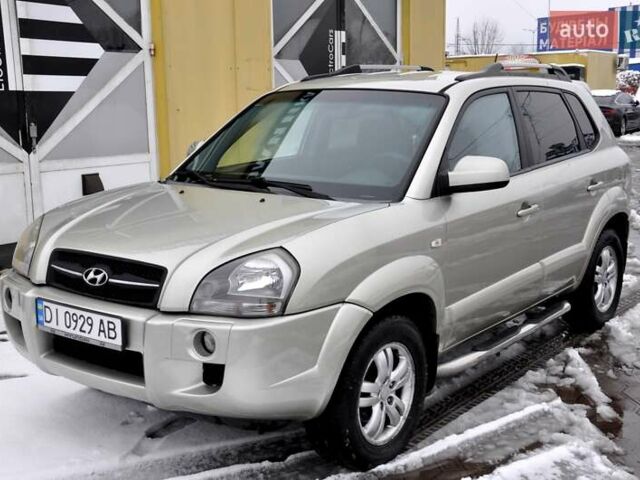 Бежевый Хендай Туксон, объемом двигателя 1.98 л и пробегом 257 тыс. км за 6500 $, фото 1 на Automoto.ua