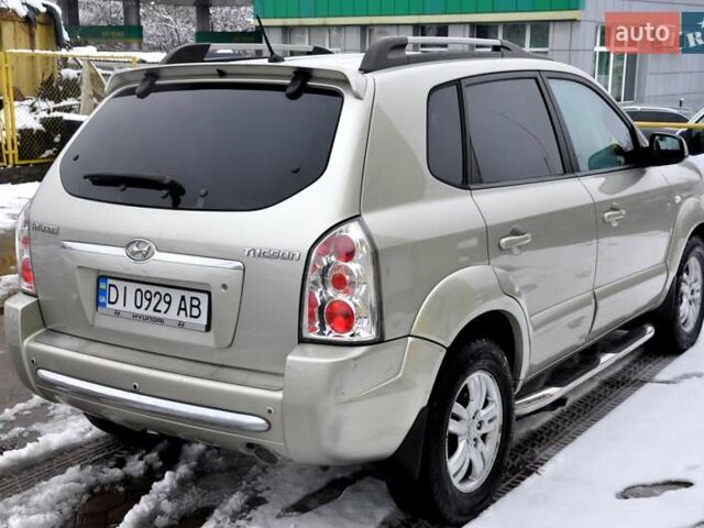 Бежевый Хендай Туксон, объемом двигателя 1.98 л и пробегом 257 тыс. км за 6500 $, фото 7 на Automoto.ua