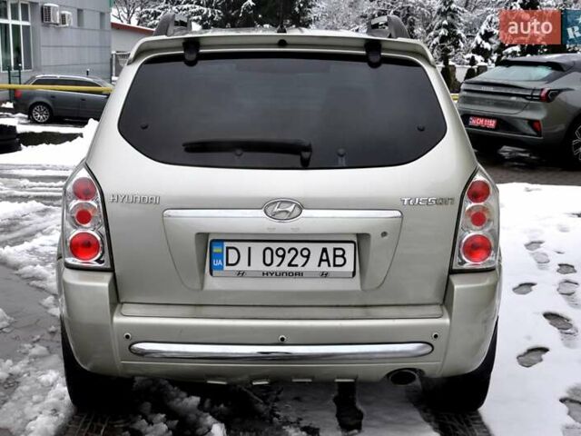 Бежевый Хендай Туксон, объемом двигателя 1.98 л и пробегом 257 тыс. км за 6500 $, фото 9 на Automoto.ua