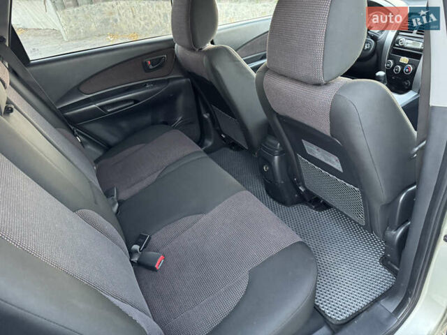 Бежевий Хендай Туксон, об'ємом двигуна 2 л та пробігом 256 тис. км за 8700 $, фото 15 на Automoto.ua