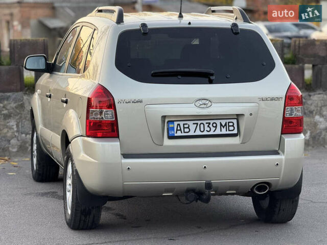 Бежевий Хендай Туксон, об'ємом двигуна 2 л та пробігом 256 тис. км за 8700 $, фото 11 на Automoto.ua
