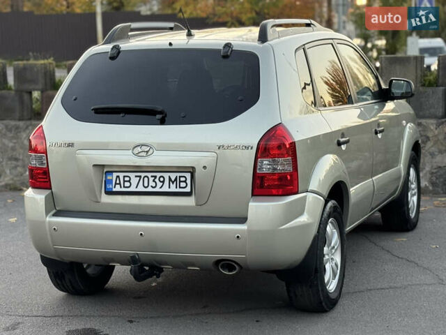 Бежевий Хендай Туксон, об'ємом двигуна 2 л та пробігом 256 тис. км за 8700 $, фото 6 на Automoto.ua