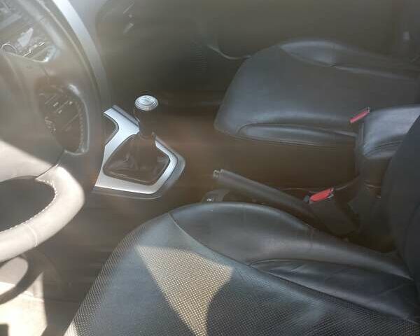 Бежевый Хендай Туксон, объемом двигателя 2 л и пробегом 184 тыс. км за 7800 $, фото 12 на Automoto.ua