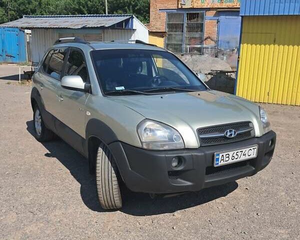 Бежевий Хендай Туксон, об'ємом двигуна 1.98 л та пробігом 202 тис. км за 7300 $, фото 22 на Automoto.ua