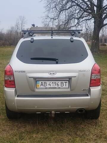 Бежевий Хендай Туксон, об'ємом двигуна 1.98 л та пробігом 292 тис. км за 9000 $, фото 13 на Automoto.ua