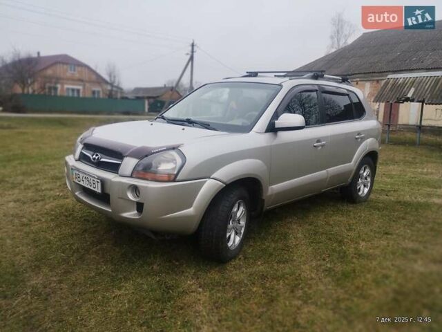 Бежевий Хендай Туксон, об'ємом двигуна 1.98 л та пробігом 292 тис. км за 9000 $, фото 4 на Automoto.ua