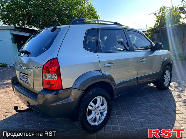 Бежевый Хендай Туксон, объемом двигателя 2 л и пробегом 192 тыс. км за 5950 $, фото 3 на Automoto.ua