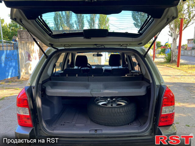 Бежевый Хендай Туксон, объемом двигателя 2 л и пробегом 192 тыс. км за 5950 $, фото 9 на Automoto.ua