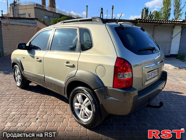 Бежевый Хендай Туксон, объемом двигателя 2 л и пробегом 192 тыс. км за 5950 $, фото 6 на Automoto.ua