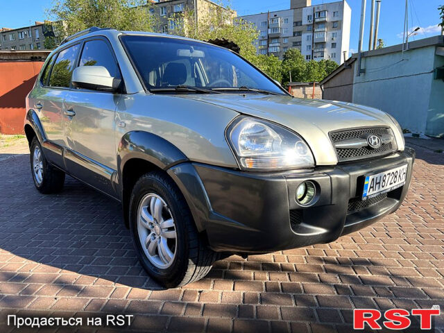 Бежевый Хендай Туксон, объемом двигателя 2 л и пробегом 192 тыс. км за 5950 $, фото 4 на Automoto.ua