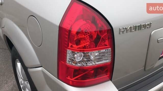 Бежевый Хендай Туксон, объемом двигателя 2 л и пробегом 171 тыс. км за 8750 $, фото 22 на Automoto.ua