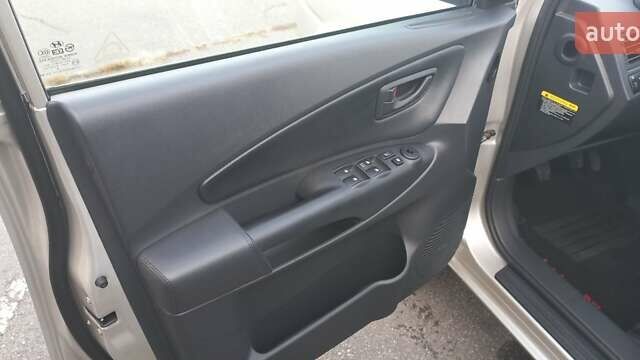 Бежевый Хендай Туксон, объемом двигателя 2 л и пробегом 171 тыс. км за 8750 $, фото 41 на Automoto.ua