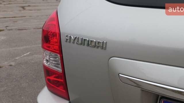 Бежевый Хендай Туксон, объемом двигателя 2 л и пробегом 171 тыс. км за 8750 $, фото 15 на Automoto.ua