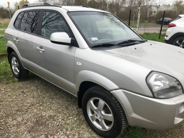 Хендай Туксон 2009 в Киеве на Automoto.ua Бежевый Хендай Туксон, объемом двигателя 2 л и пробегом 140 тыс. км за 4200 $, фото 20 на Automoto.ua