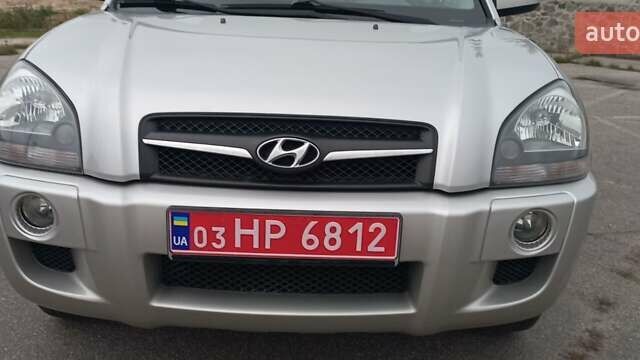 Бежевый Хендай Туксон, объемом двигателя 2 л и пробегом 171 тыс. км за 8750 $, фото 2 на Automoto.ua