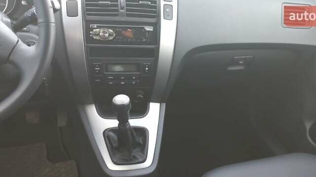 Бежевый Хендай Туксон, объемом двигателя 2 л и пробегом 171 тыс. км за 8750 $, фото 39 на Automoto.ua