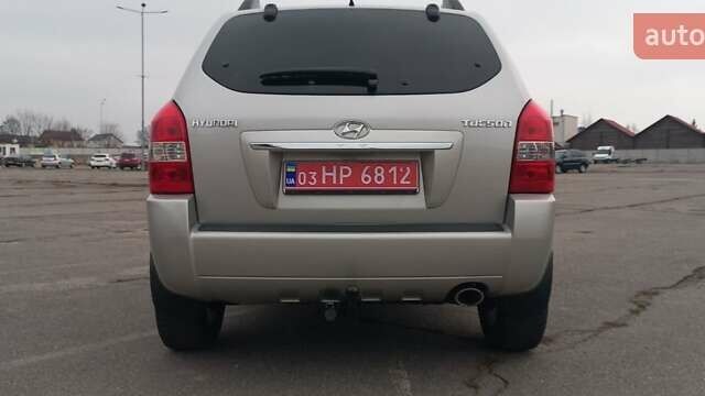 Бежевый Хендай Туксон, объемом двигателя 2 л и пробегом 171 тыс. км за 8750 $, фото 14 на Automoto.ua