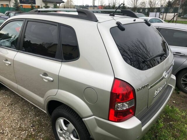 Хендай Туксон 2009 в Киеве на Automoto.ua Бежевый Хендай Туксон, объемом двигателя 2 л и пробегом 140 тыс. км за 4200 $, фото 3 на Automoto.ua