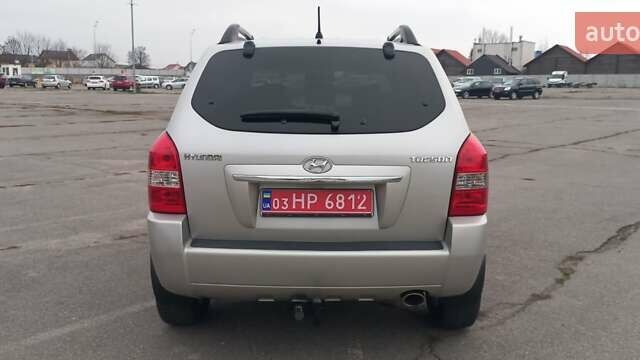 Бежевый Хендай Туксон, объемом двигателя 2 л и пробегом 171 тыс. км за 8750 $, фото 13 на Automoto.ua