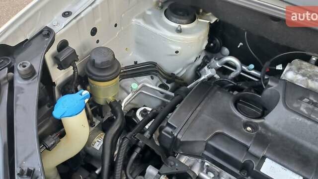 Бежевый Хендай Туксон, объемом двигателя 2 л и пробегом 171 тыс. км за 8750 $, фото 32 на Automoto.ua