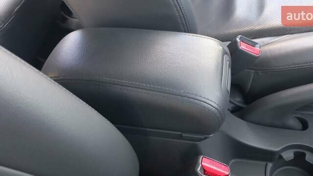 Бежевый Хендай Туксон, объемом двигателя 2 л и пробегом 171 тыс. км за 8750 $, фото 52 на Automoto.ua