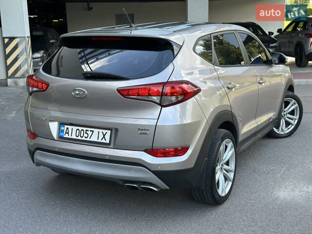 Бежевый Хендай Туксон, объемом двигателя 1.6 л и пробегом 170 тыс. км за 16500 $, фото 7 на Automoto.ua