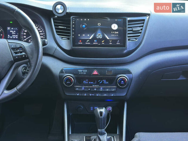 Бежевый Хендай Туксон, объемом двигателя 1.6 л и пробегом 170 тыс. км за 16500 $, фото 17 на Automoto.ua