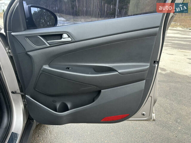 Бежевий Хендай Туксон, об'ємом двигуна 1.59 л та пробігом 170 тис. км за 16500 $, фото 25 на Automoto.ua