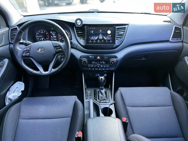 Бежевый Хендай Туксон, объемом двигателя 1.6 л и пробегом 170 тыс. км за 16500 $, фото 14 на Automoto.ua