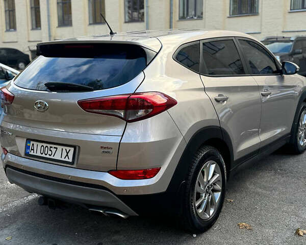 Бежевий Хендай Туксон, об'ємом двигуна 1.59 л та пробігом 171 тис. км за 14700 $, фото 17 на Automoto.ua