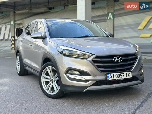 Бежевый Хендай Туксон, объемом двигателя 1.6 л и пробегом 170 тыс. км за 16500 $, фото 4 на Automoto.ua