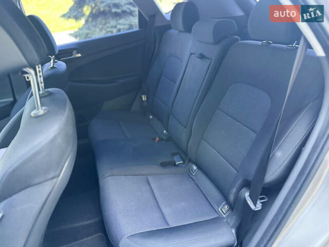 Бежевый Хендай Туксон, объемом двигателя 1.6 л и пробегом 170 тыс. км за 16500 $, фото 24 на Automoto.ua