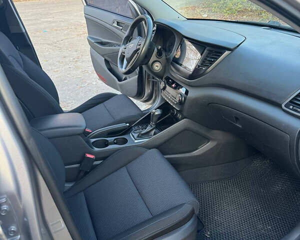 Бежевий Хендай Туксон, об'ємом двигуна 1.59 л та пробігом 171 тис. км за 14700 $, фото 9 на Automoto.ua