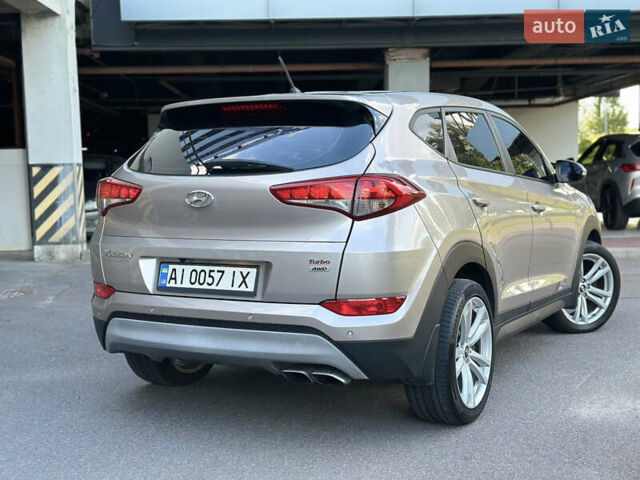 Бежевый Хендай Туксон, объемом двигателя 1.6 л и пробегом 170 тыс. км за 16500 $, фото 6 на Automoto.ua