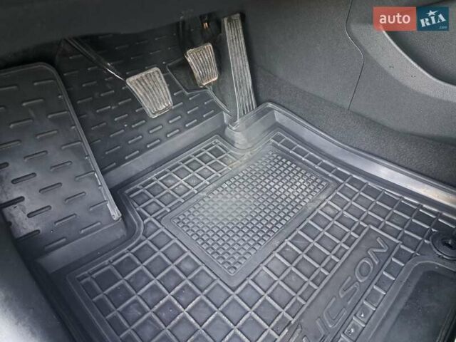 Бежевый Хендай Туксон, объемом двигателя 1.7 л и пробегом 232 тыс. км за 14999 $, фото 20 на Automoto.ua