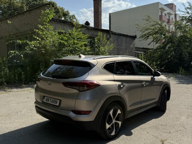 Бежевый Хендай Туксон, объемом двигателя 2 л и пробегом 89 тыс. км за 17999 $, фото 1 на Automoto.ua