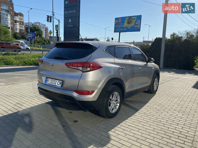 Бежевий Хендай Туксон, об'ємом двигуна 2 л та пробігом 185 тис. км за 15500 $, фото 4 на Automoto.ua