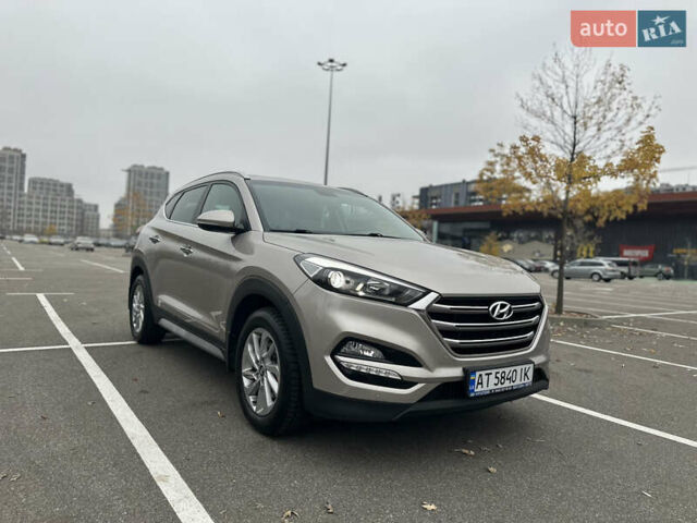 Бежевый Хендай Туксон, объемом двигателя 2 л и пробегом 101 тыс. км за 20700 $, фото 8 на Automoto.ua