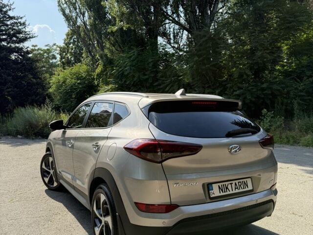 Бежевый Хендай Туксон, объемом двигателя 2 л и пробегом 89 тыс. км за 17999 $, фото 2 на Automoto.ua