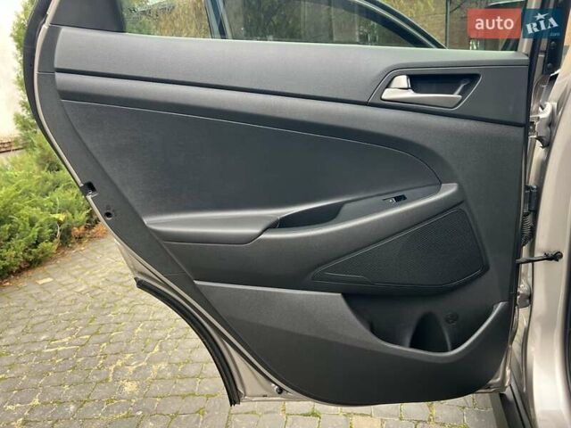 Бежевий Хендай Туксон, об'ємом двигуна 2 л та пробігом 50 тис. км за 19700 $, фото 36 на Automoto.ua