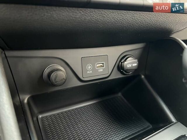 Бежевий Хендай Туксон, об'ємом двигуна 2 л та пробігом 50 тис. км за 19700 $, фото 21 на Automoto.ua